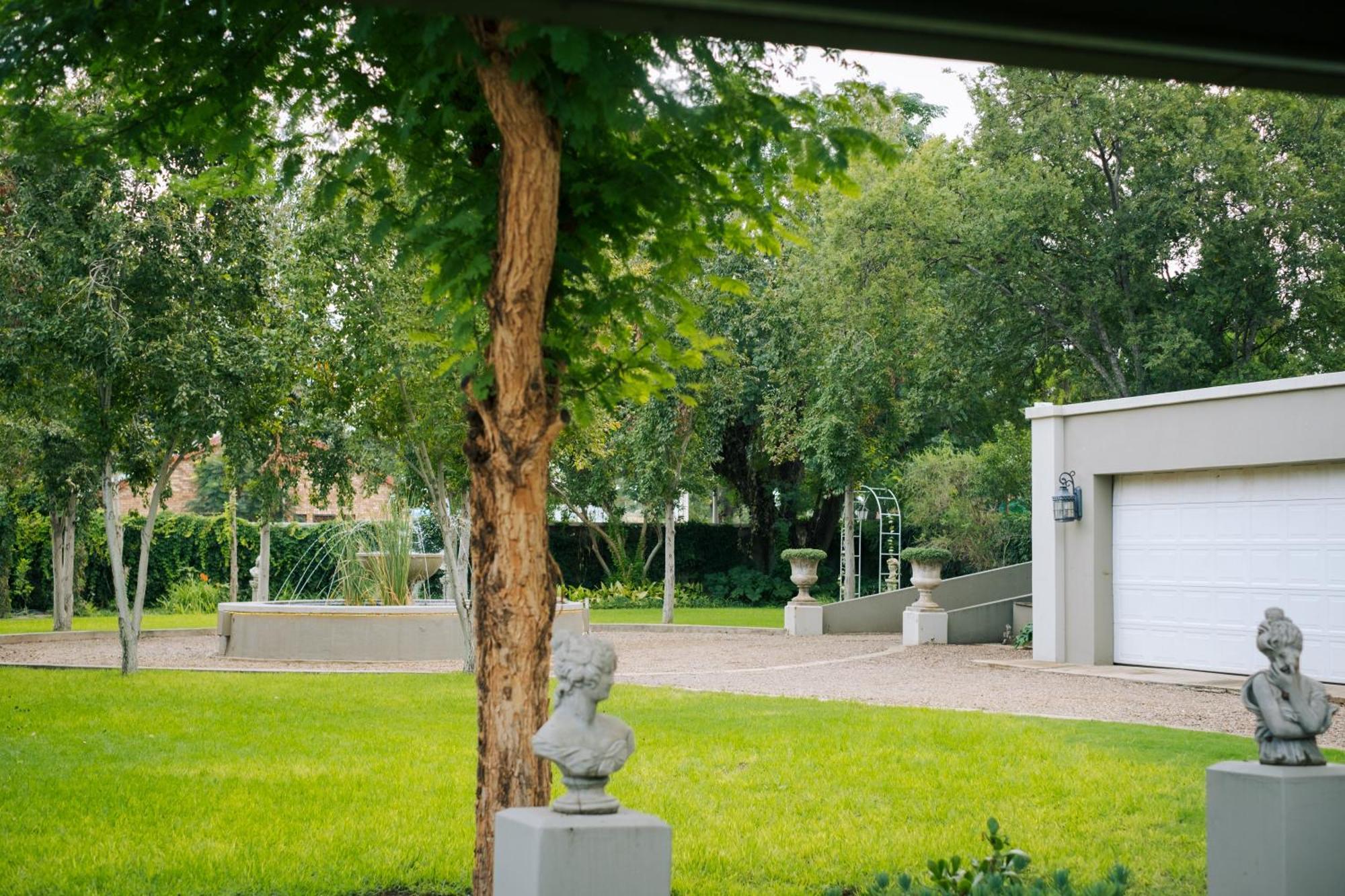 Villa Brocant Guest House Vryburg Exterior photo