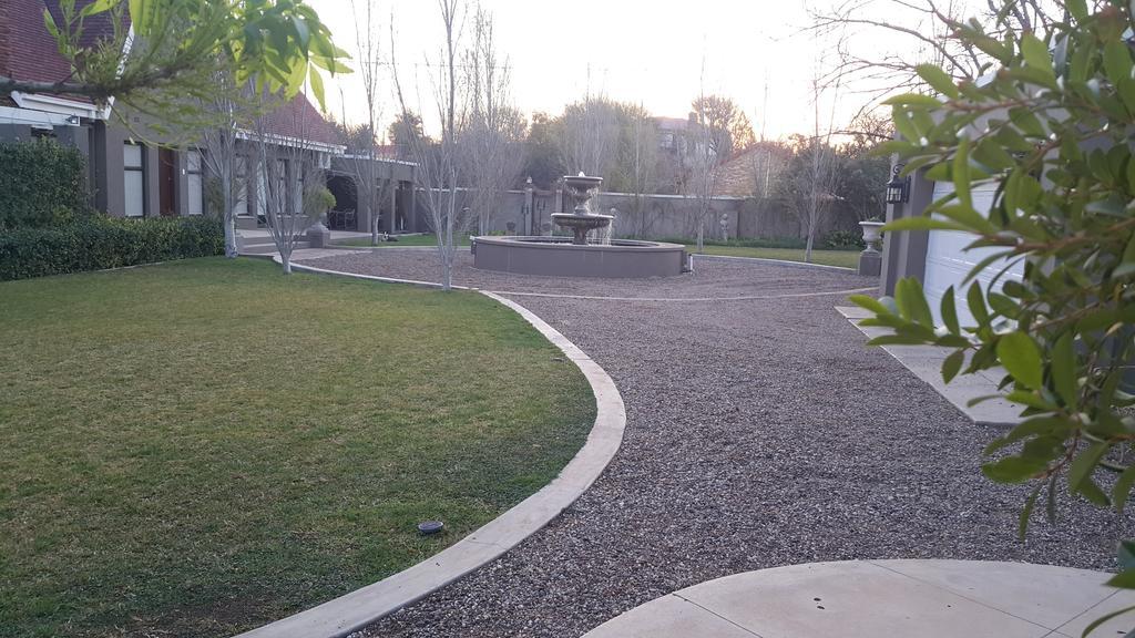 Villa Brocant Guest House Vryburg Exterior photo